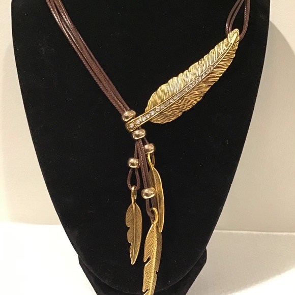 Rope Chain Feather Pattern Pendant Necklace - Picture 2 of 5